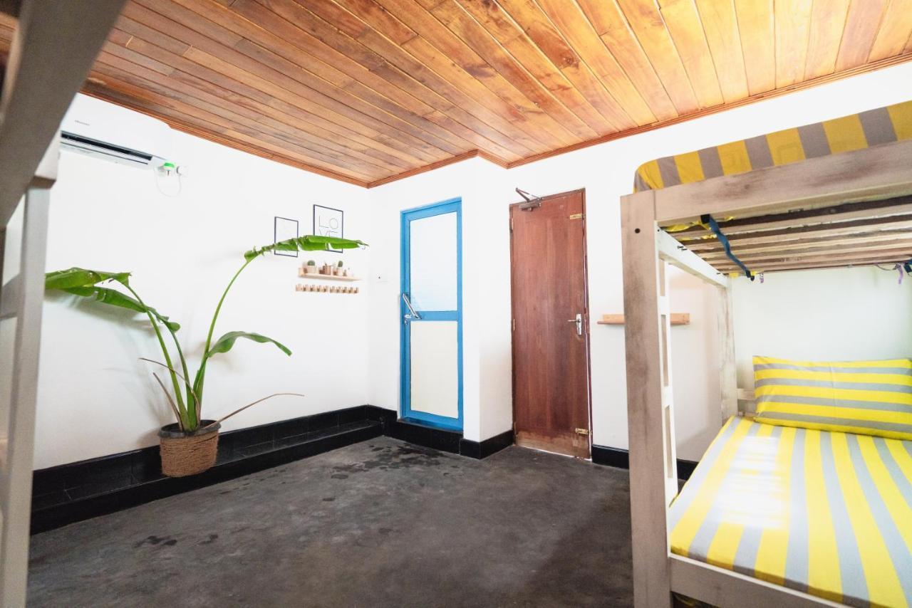 Layback Boutique Surf & Yoga Camp Sri Lanka Weligama Exterior foto
