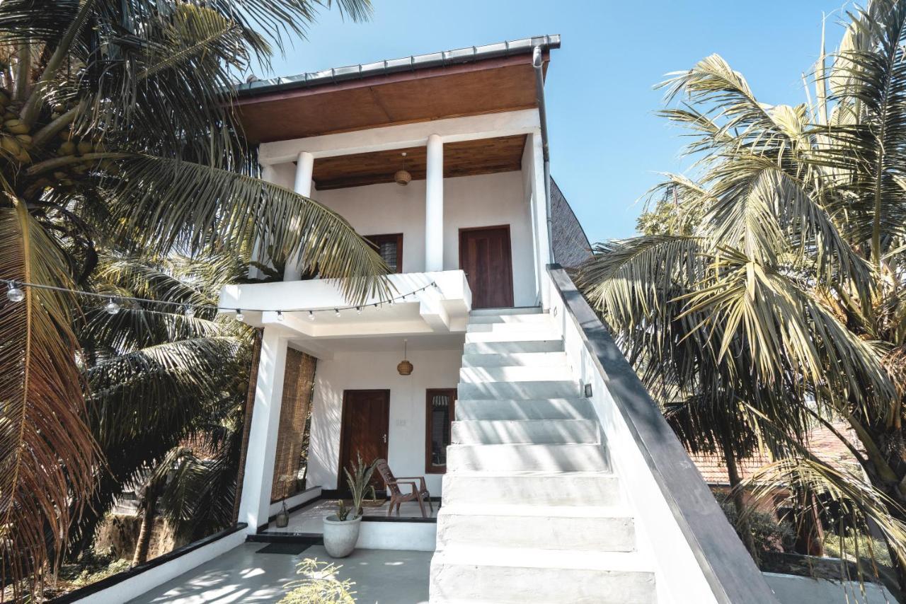 Layback Boutique Surf & Yoga Camp Sri Lanka Weligama Exterior foto