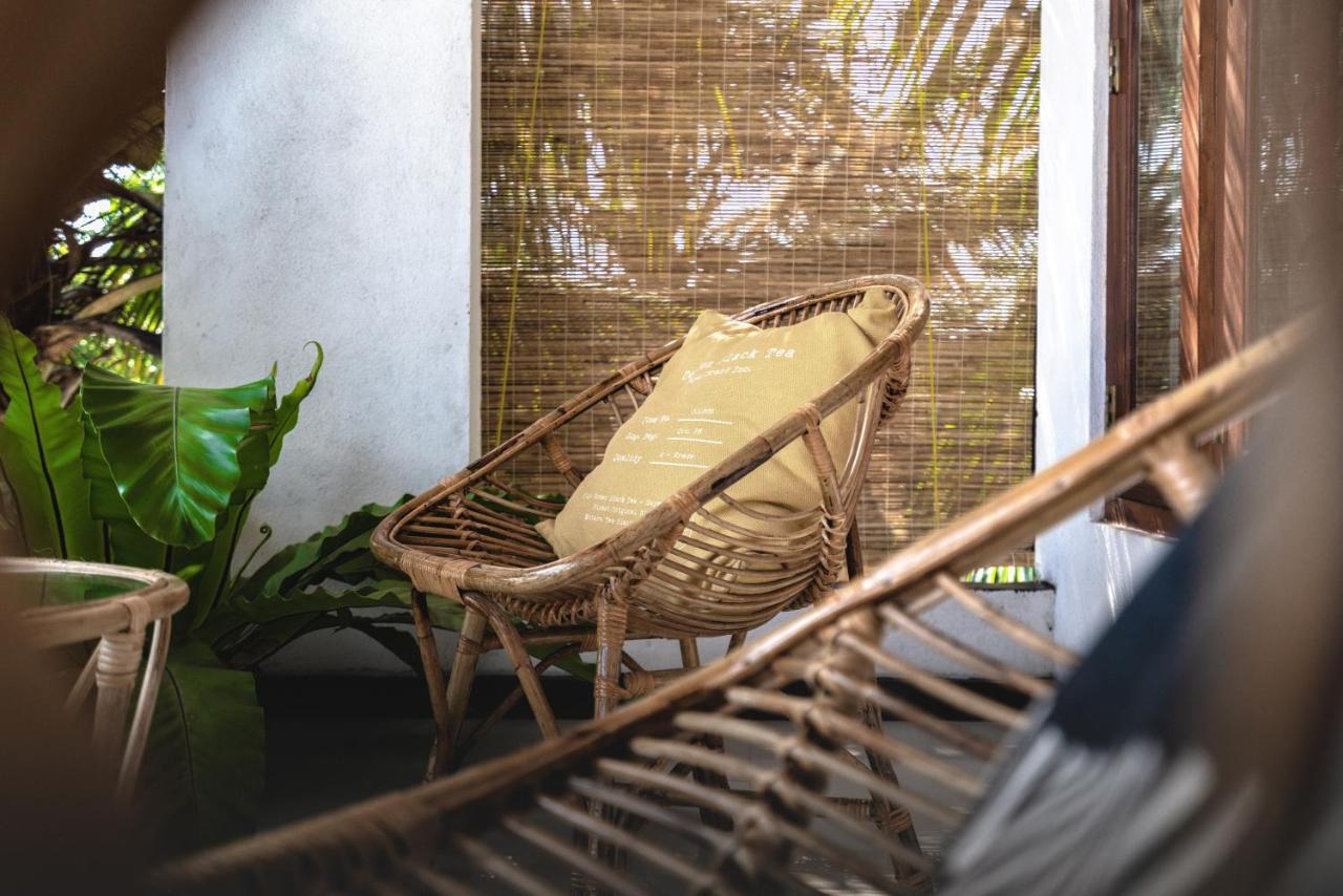 Layback Boutique Surf & Yoga Camp Sri Lanka Weligama Exterior foto
